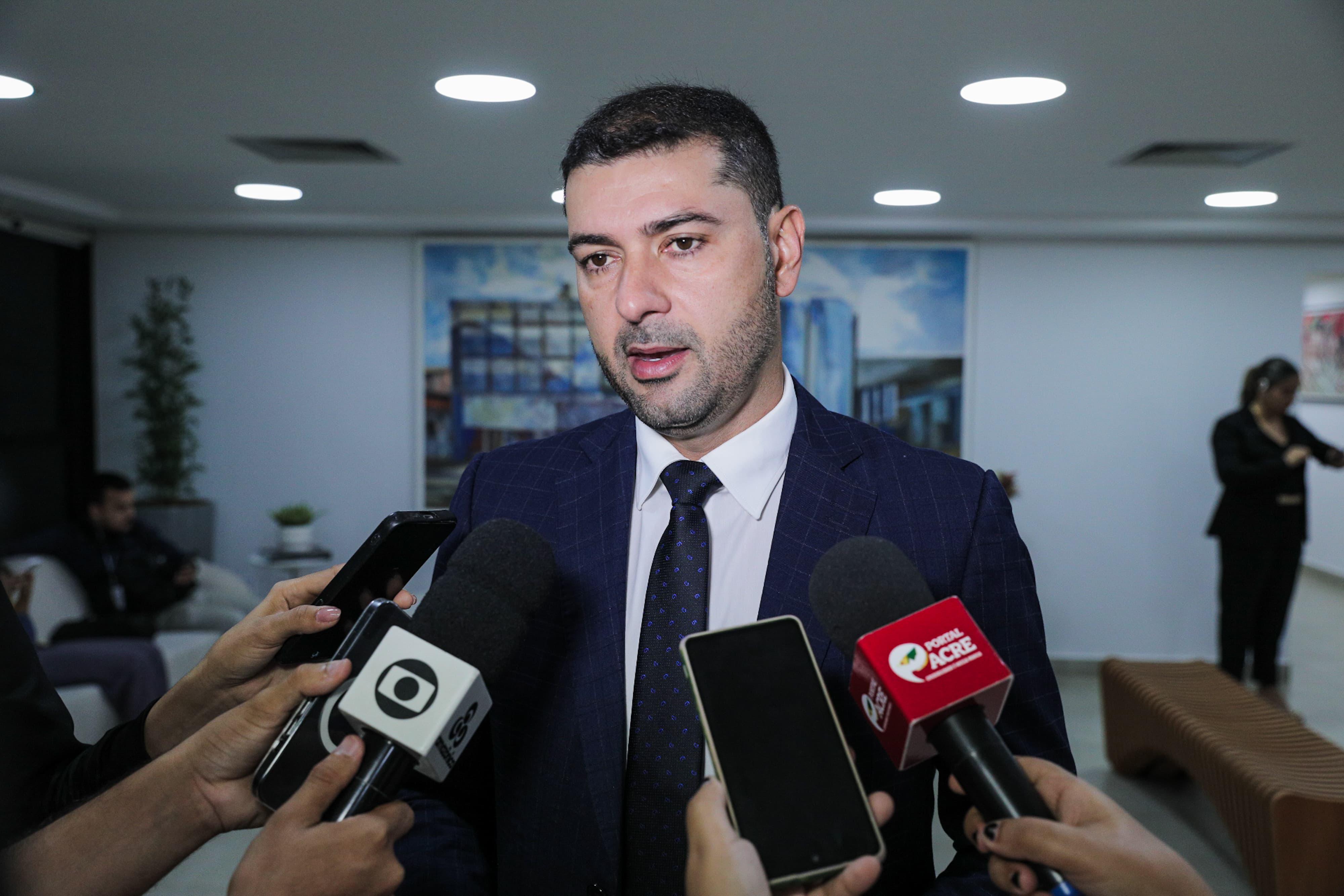 Nicolau Júnior defende soluções para embargos de terras e afirma que Parlamento está cumprindo seu papel